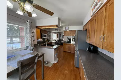 37610 N Holdridge Avenue, Waukegan, IL 60087 - Photo 11