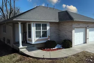 411 S Crescent St, Gilman, IL 60938 - Photo 5
