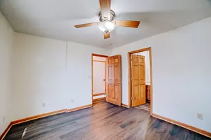 411 S Crescent St, Gilman, IL 60938 - Photo 9