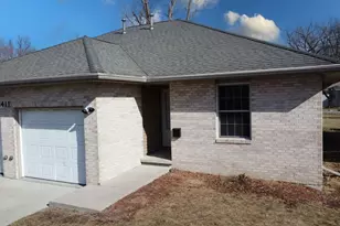 411 S Crescent St, Gilman, IL 60938 - Photo 3