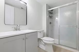 382 Oak Trails Rd, Des Plaines, IL 60016 - Photo 13