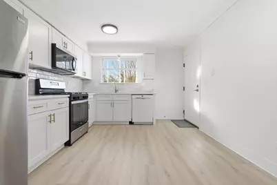 382 Oak Trails Road #301, Des Plaines, IL 60016 - Photo 9