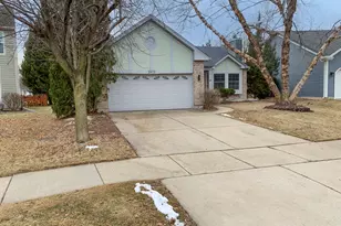 2472 Fox Dr, Aurora, IL 60506 - Photo 3