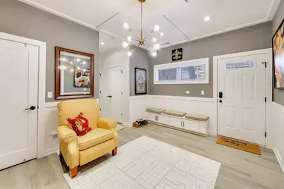 347 E 44th Street, Chicago, IL 60653 - Photo 3