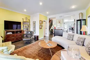 347 E 44th St, Chicago, IL 60653 - Photo 9