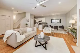 2840 N Lincoln Ave, Chicago, IL 60657 - Photo 3