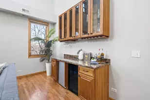 1056 N Marshfield Ave, Chicago, IL 60622 - Photo 3