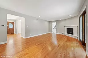 7532 Sheridan Dr, Willowbrook, IL 60527 - Photo 9