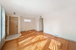 7230 W Greenleaf Ave, Chicago, IL 60631 - Photo 7