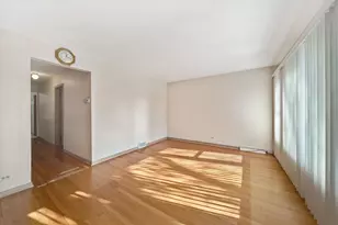 7230 W Greenleaf Ave, Chicago, IL 60631 - Photo 9