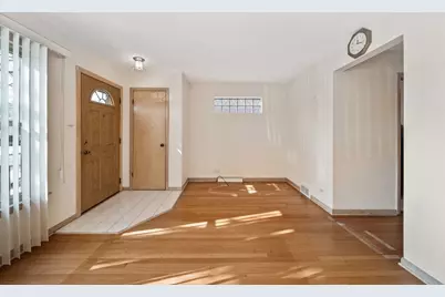 7230 W Greenleaf Avenue, Chicago, IL 60631 - Photo 5