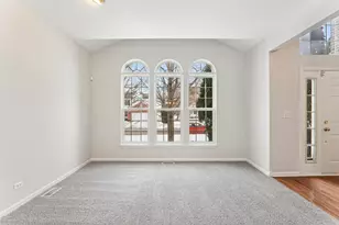 148 Rosewood Dr, Streamwood, IL 60107 - Photo 3