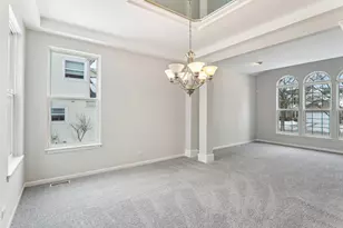 148 Rosewood Dr, Streamwood, IL 60107 - Photo 7