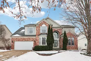 148 Rosewood Dr, Streamwood, IL 60107 - Photo 1