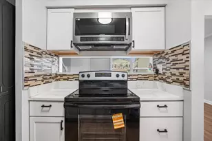 1182 E Barberry Ln, Palatine, IL 60074 - Photo 9