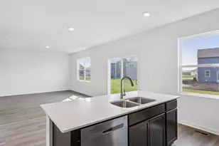 964 Sapphire Ln, Montgomery, IL 60538 - Photo 9