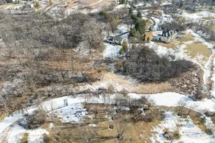 23 Old Barrington Ct, Lake Barrington, IL 60010 - Photo 3