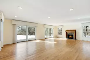 23 Old Barrington Ct, Lake Barrington, IL 60010 - Photo 5