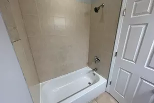 6442 N Hamilton Ave, Chicago, IL 60645 - Photo 9