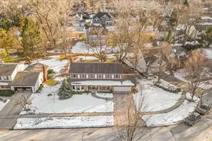 315 Minear Dr, Libertyville, IL 60048 - Photo 3