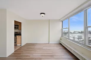 3900 N Lake Shore Dr, Chicago, IL 60613 - Photo 3