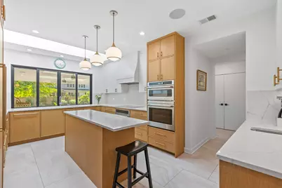 9526 Lawndale Avenue, Evanston, IL 60203 - Photo 13