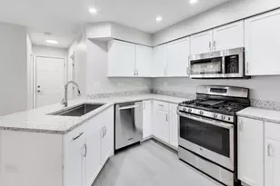 2073 Cambria Ct, Northbrook, IL 60062 - Photo 15