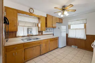 702 Willow Dr, Chicago Heights, IL 60411 - Photo 7