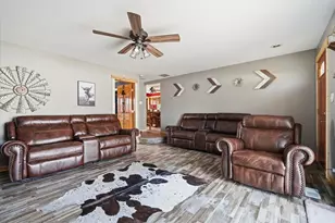 709 E Meade St, Pontiac, IL 61764 - Photo 13