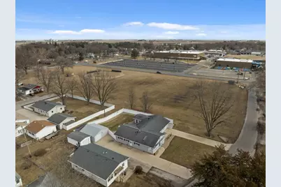 709 E Meade Street, Pontiac, IL 61764 - Photo 35