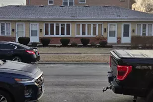 6124 W 79th St, Burbank, IL 60459 - Photo 1