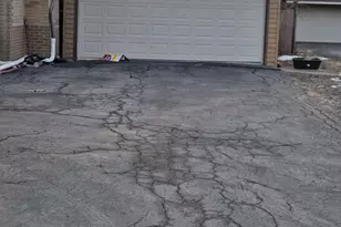 7901 Newland Ave, Burbank, IL 60459 - Photo 3