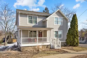 206 Water St, East Dundee, IL 60118 - Photo 1