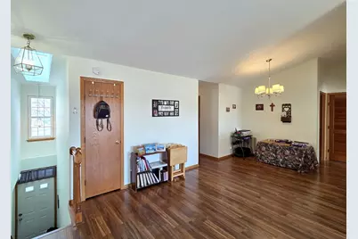 745 W Streamwood Boulevard #B, Streamwood, IL 60107 - Photo 3