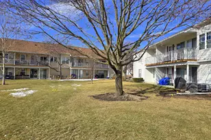 745 W Streamwood Blvd, Streamwood, IL 60107 - Photo 21