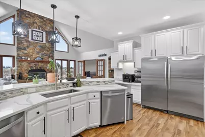 638 W Cedarville Road, Freeport, IL 61032 - Photo 19