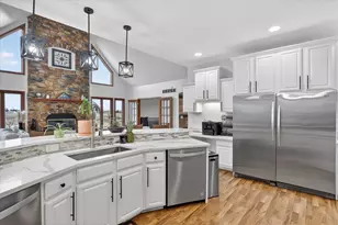 638 W Cedarville Rd, Freeport, IL 61032 - Photo 19