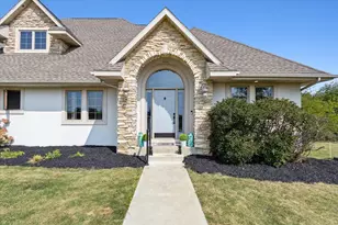 638 W Cedarville Rd, Freeport, IL 61032 - Photo 7