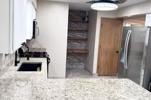 7558 Heritage Ct, Summit, IL 60501 - Photo 17