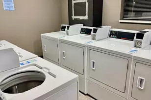 606 E Woodland Park Ave, Chicago, IL 60616 - Photo 9