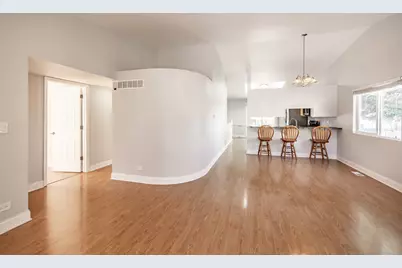 [Address not provided], Elgin, IL 60120 - Photo 5