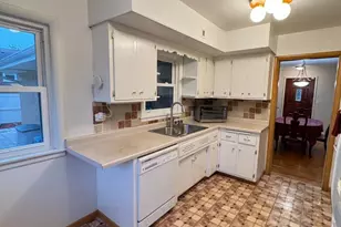 901 Brookline Ln, Park Ridge, IL 60068 - Photo 9