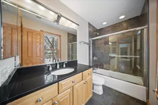 215 E Pine Ave, Roselle, IL 60172 - Photo 21