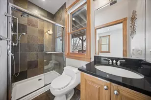 215 E Pine Ave, Roselle, IL 60172 - Photo 11