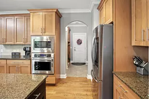 6613 Carl Ct, Woodridge, IL 60517 - Photo 7