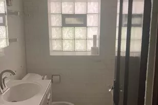 [Address not provided], Chicago, IL 60637 - Photo 5