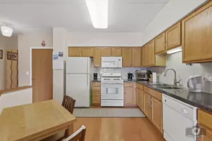 3401 N Carriageway Dr, Arlington Heights, IL 60004 - Photo 7