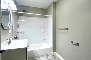 402 Allen St, Joliet, IL 60436 - Photo 3