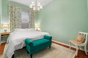 1051 W Barry Ave, Chicago, IL 60657 - Photo 13