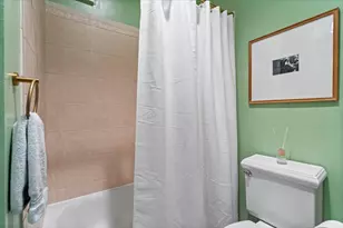 1051 W Barry Ave, Chicago, IL 60657 - Photo 15